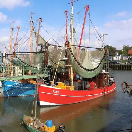 Zum Leuchtturm Burhave